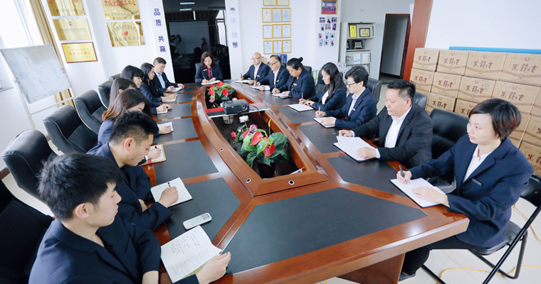 公司擁有一支素質(zhì)好、技術(shù)精、專業(yè)齊全的精英團(tuán)隊(duì)